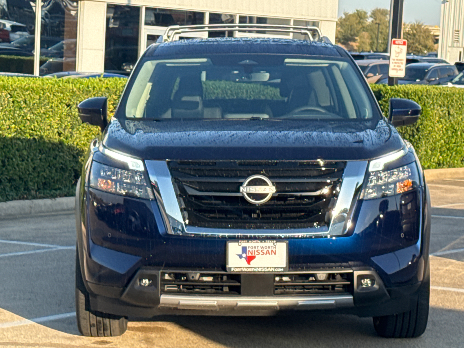 2025 Nissan Pathfinder SL 2