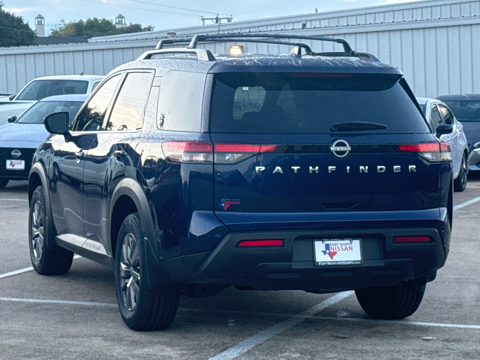 2025 Nissan Pathfinder SV 6