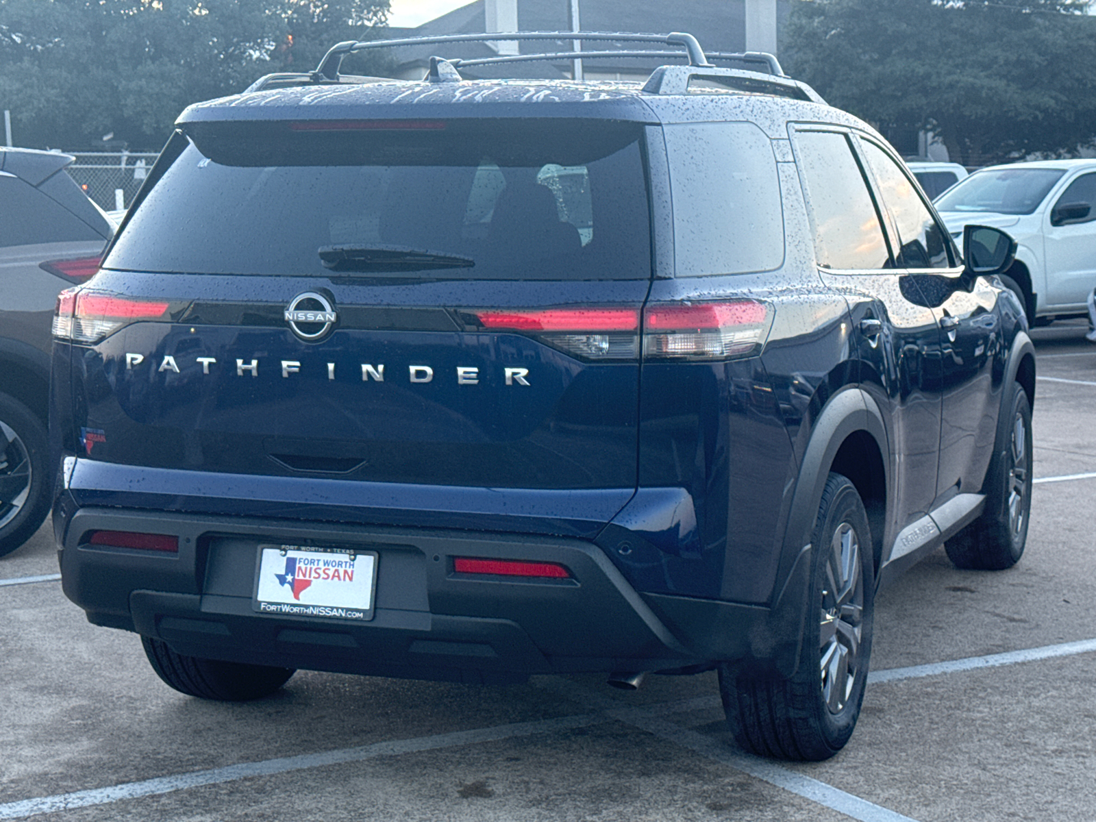 2025 Nissan Pathfinder SV 8