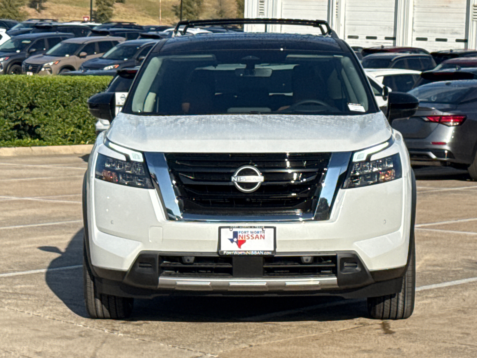 2025 Nissan Pathfinder Platinum 2