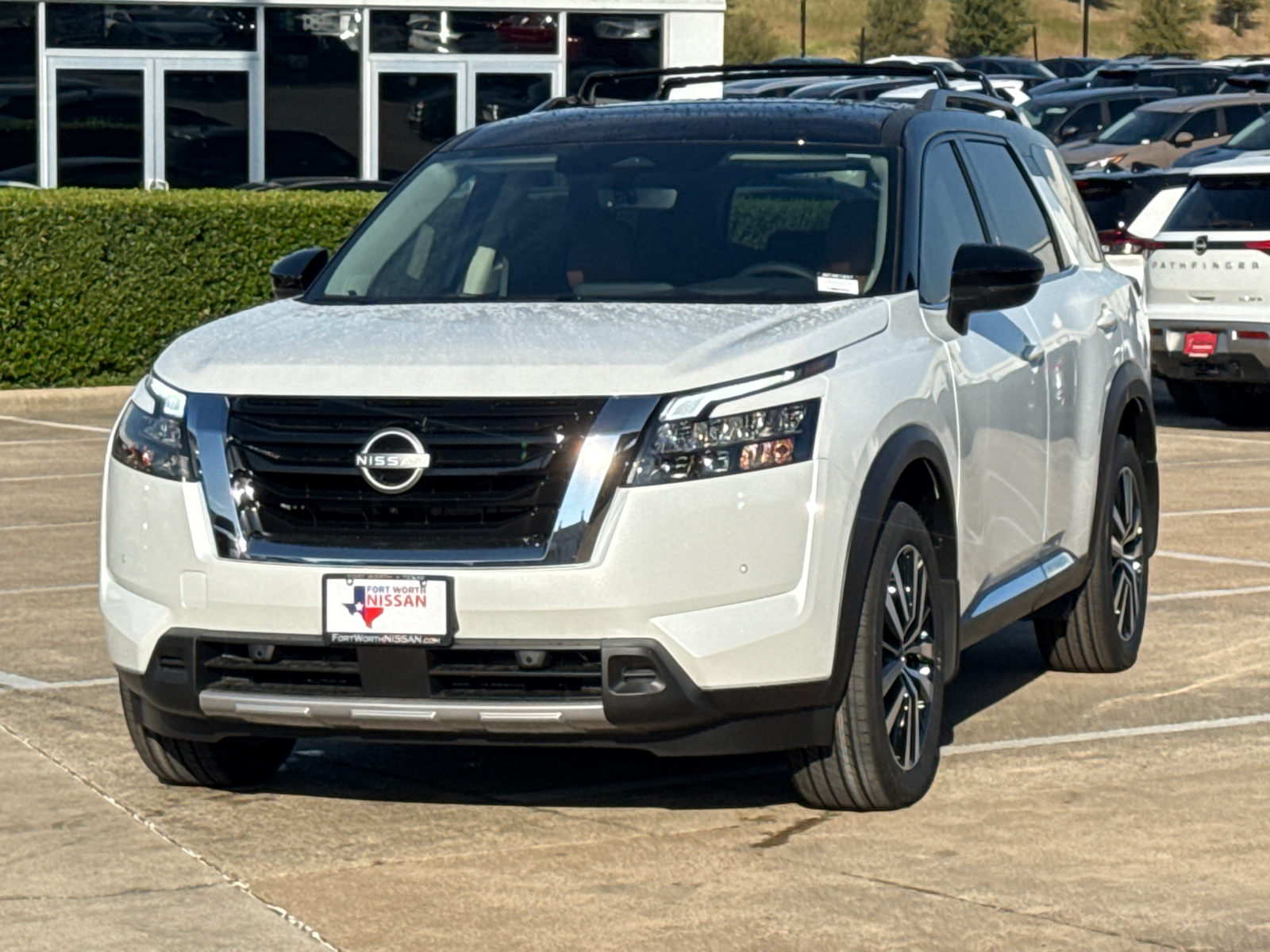 2025 Nissan Pathfinder Platinum 3