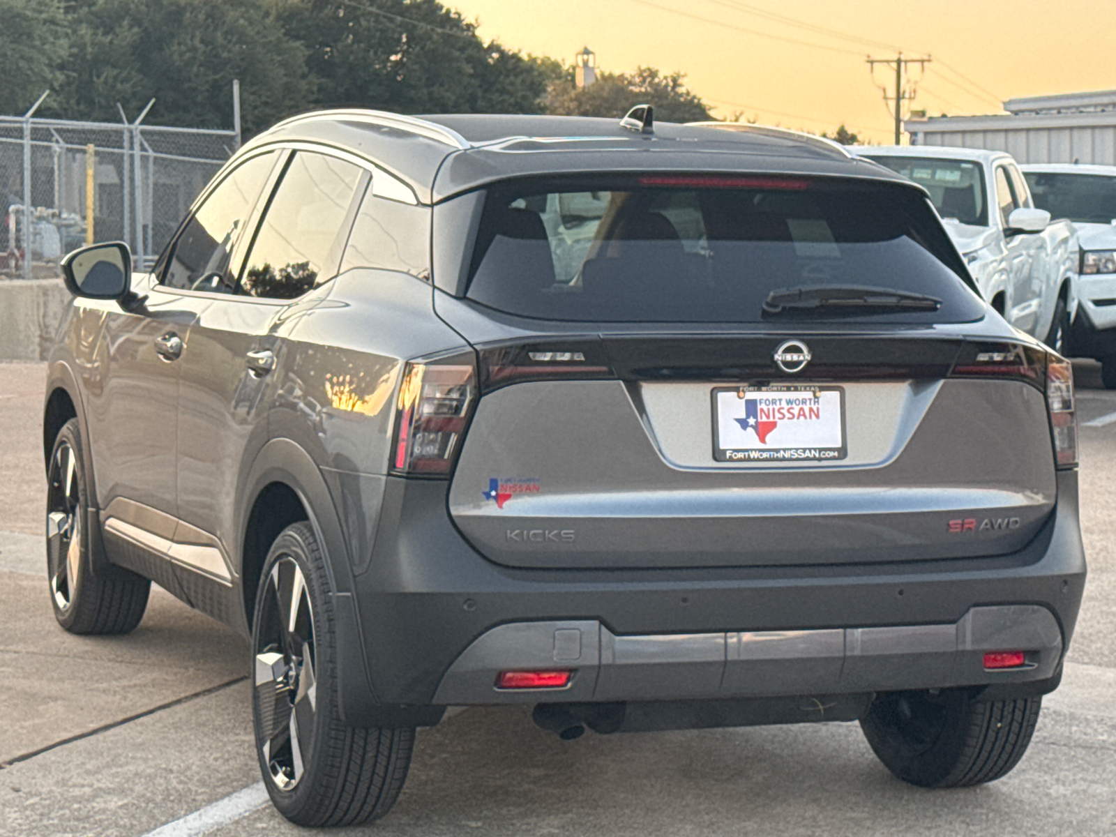 2025 Nissan Kicks SR 6