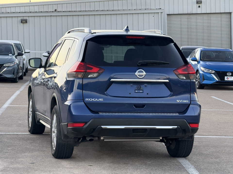 2017 Nissan Rogue SV 4