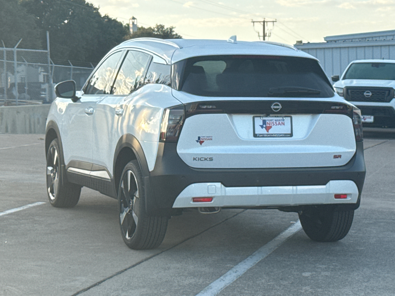 2025 Nissan Kicks SR 6