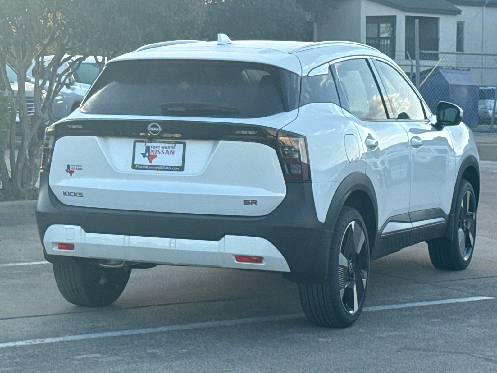 2025 Nissan Kicks SR 8