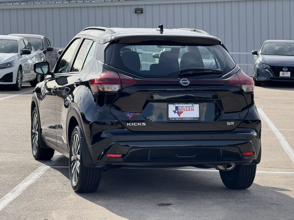 2023 Nissan Kicks SR 6