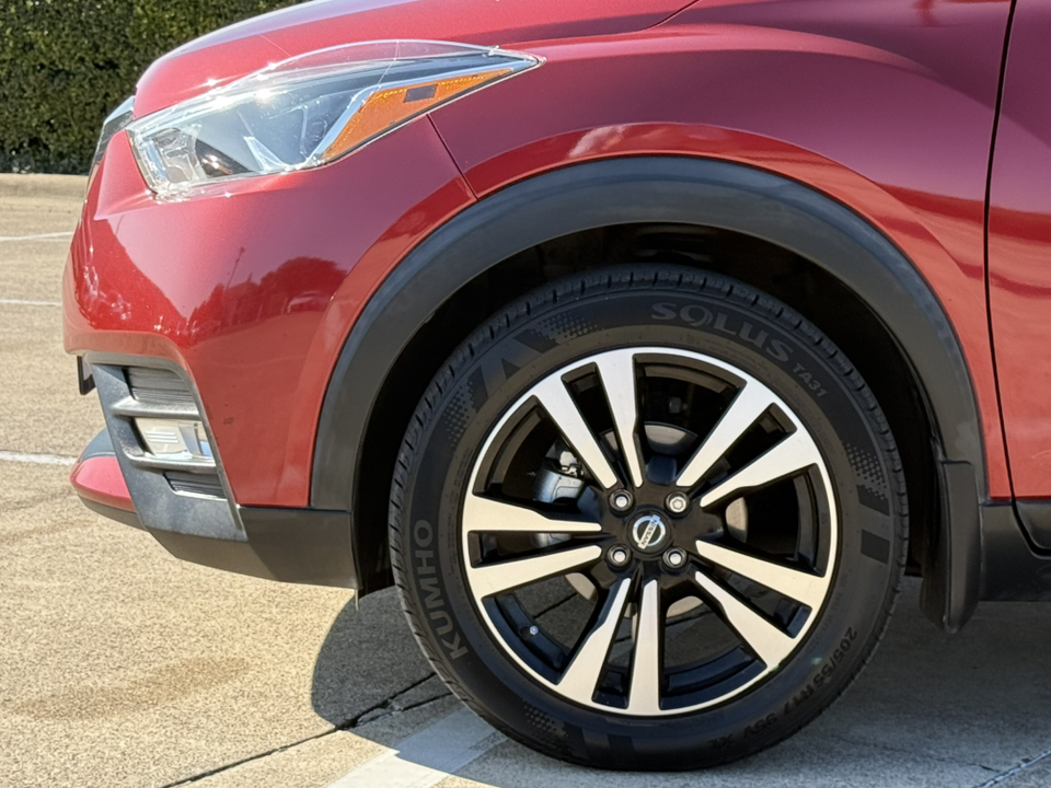 2019 Nissan Kicks SR 5