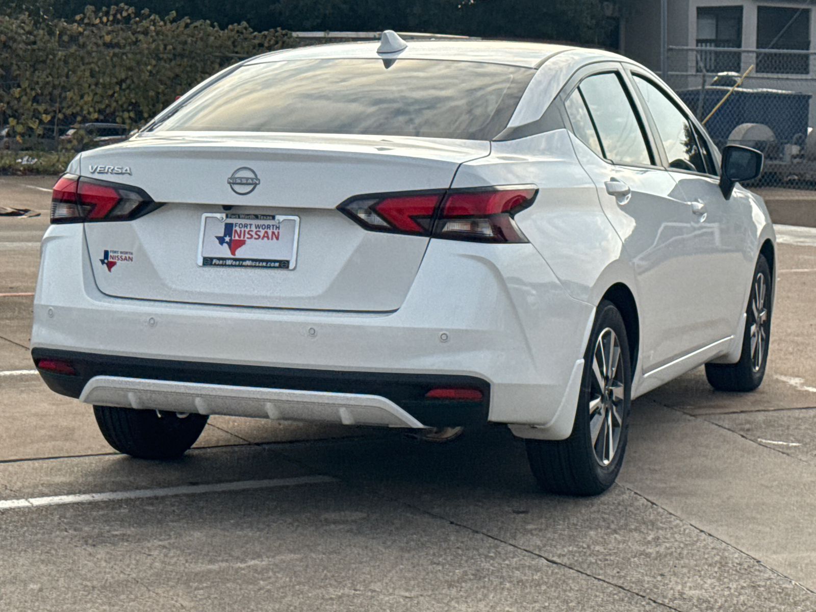 2025 Nissan Versa 1.6 SV 8