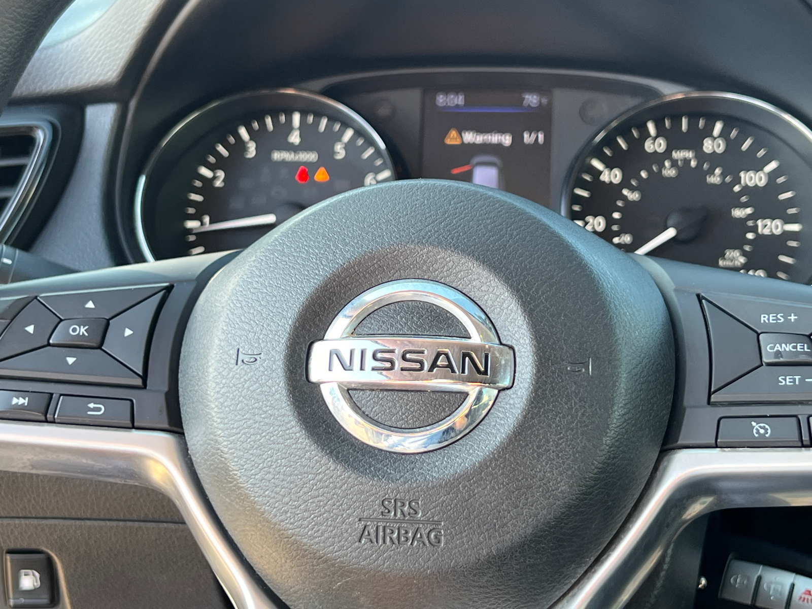 2018 Nissan Rogue S 30