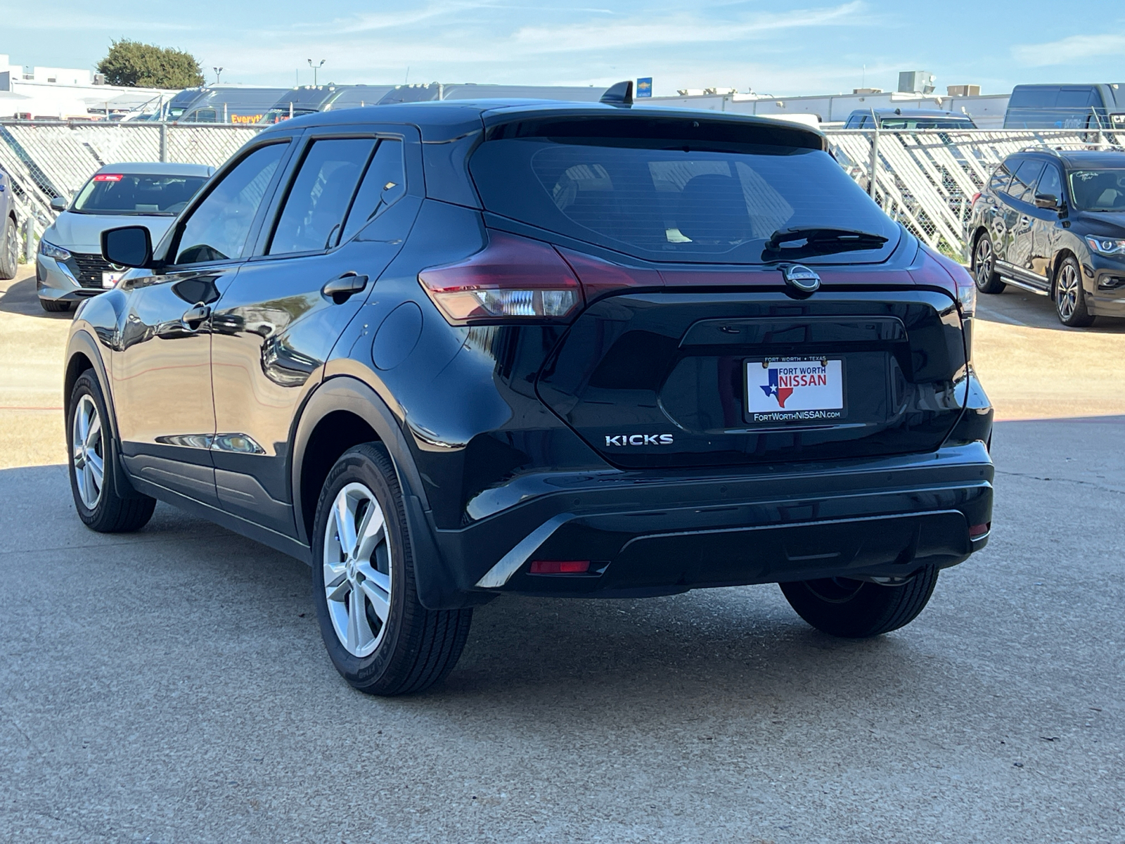 2023 Nissan Kicks S 4