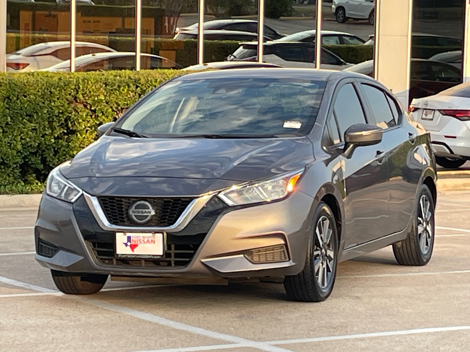 2021 Nissan Versa 1.6 SV 3