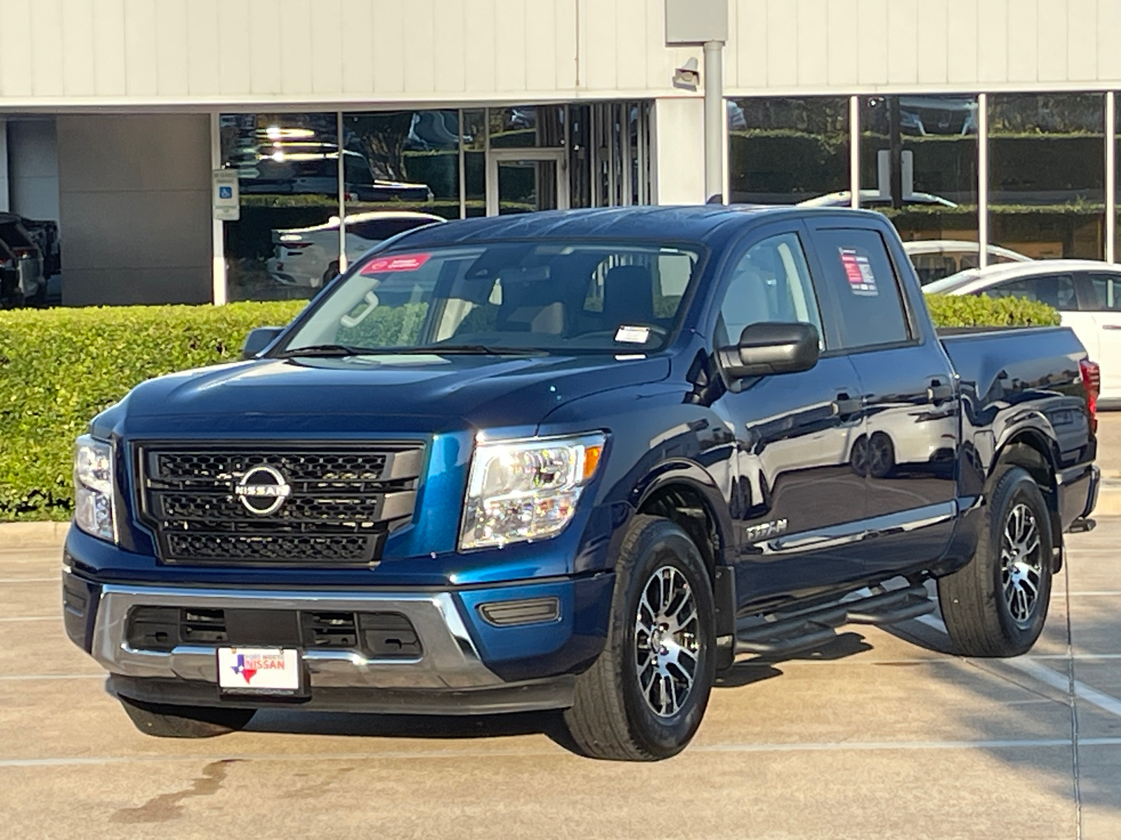 2024 Nissan Titan SV 3