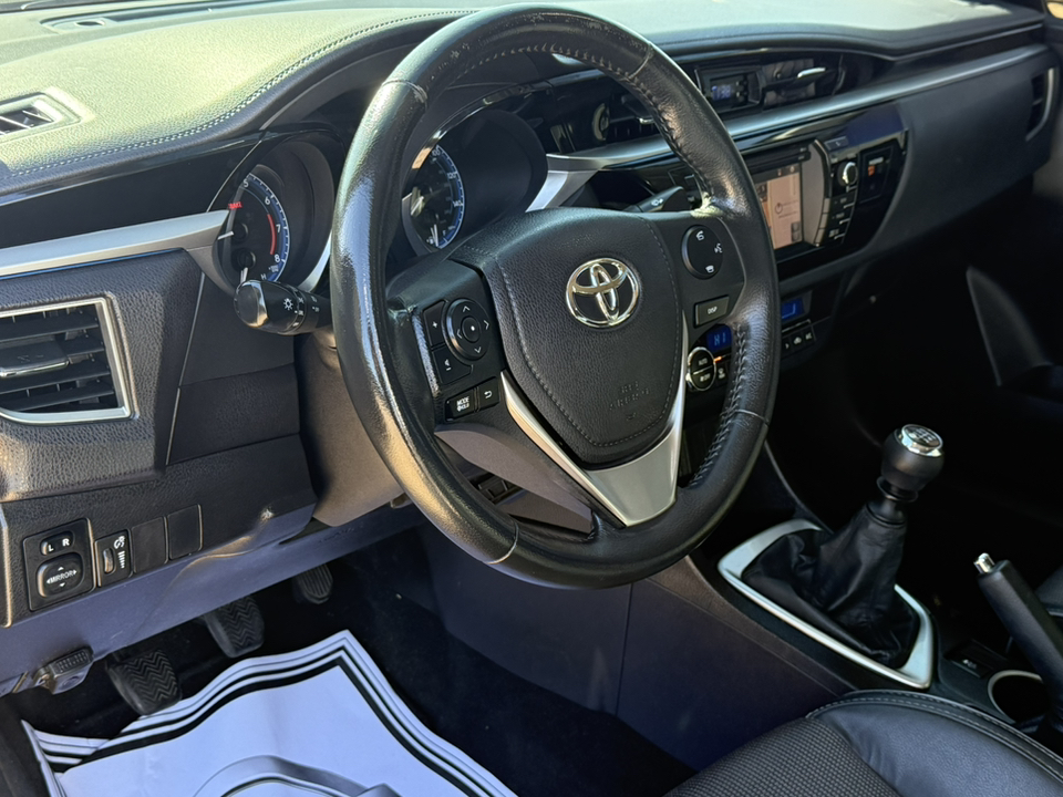 2015 Toyota Corolla S Plus 18