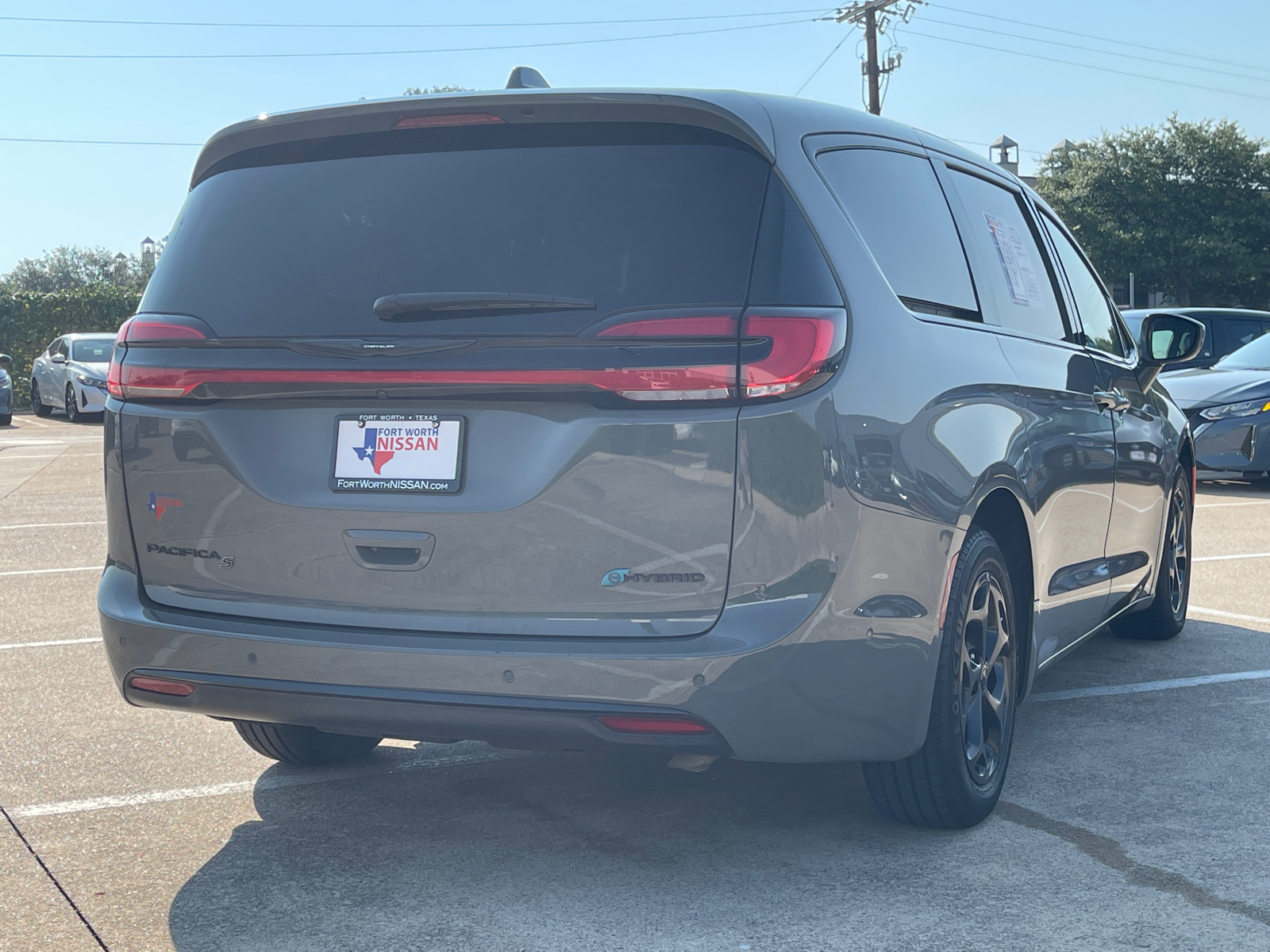 2022 Chrysler Pacifica Hybrid Touring L 6