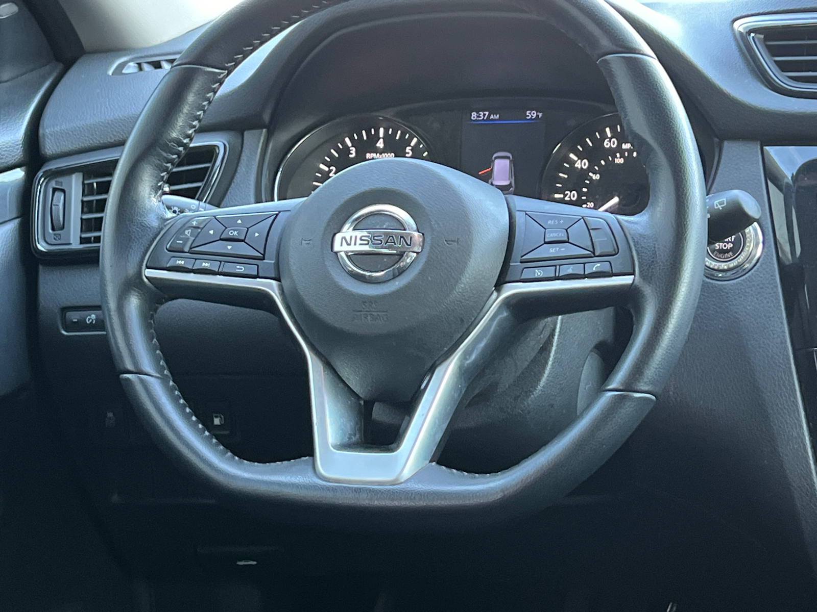 2020 Nissan Rogue SV 9