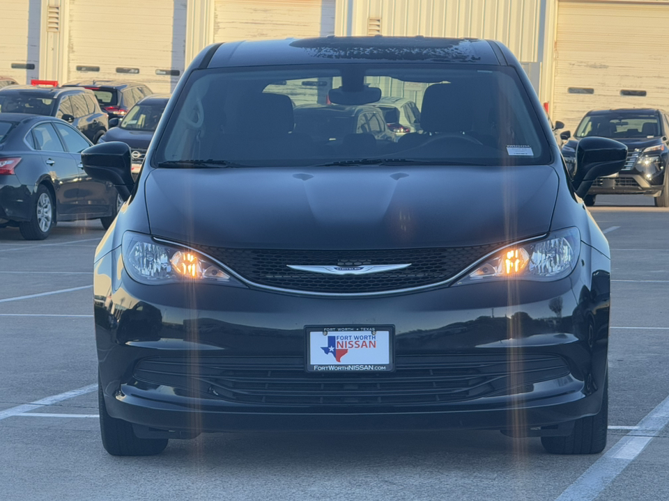 2017 Chrysler Pacifica LX 2