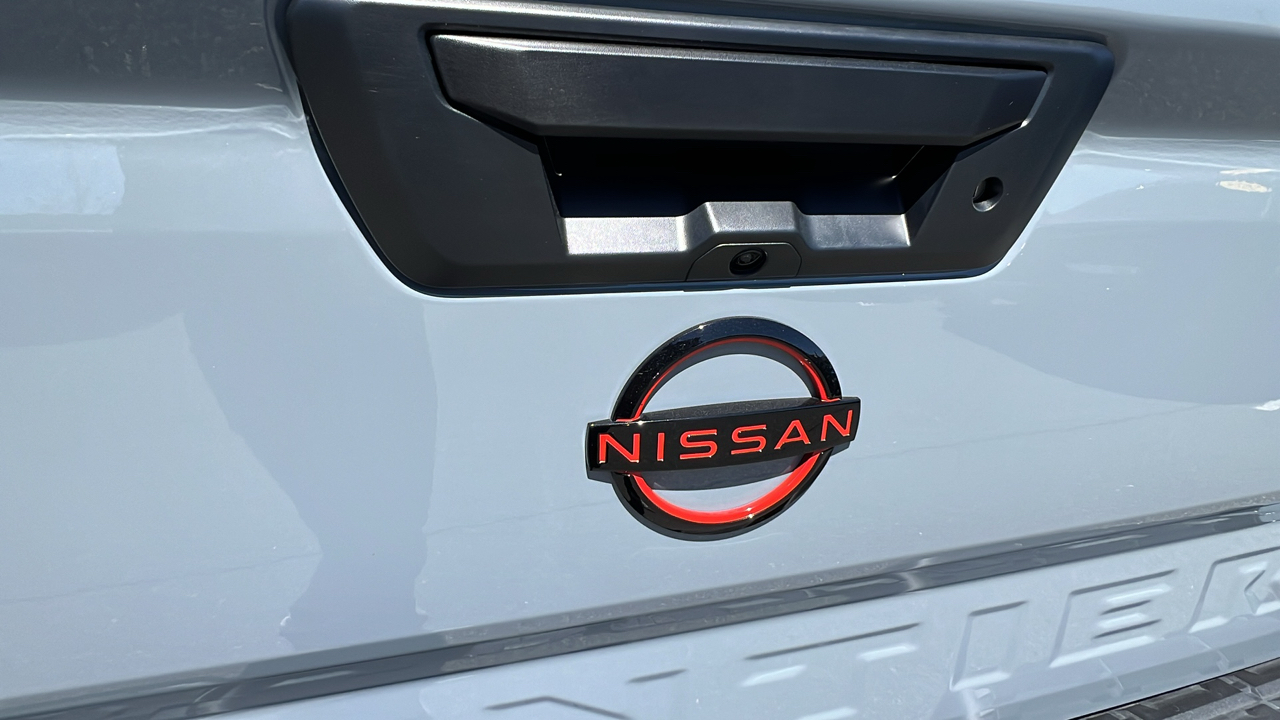 2024 Nissan Frontier PRO-4X 12