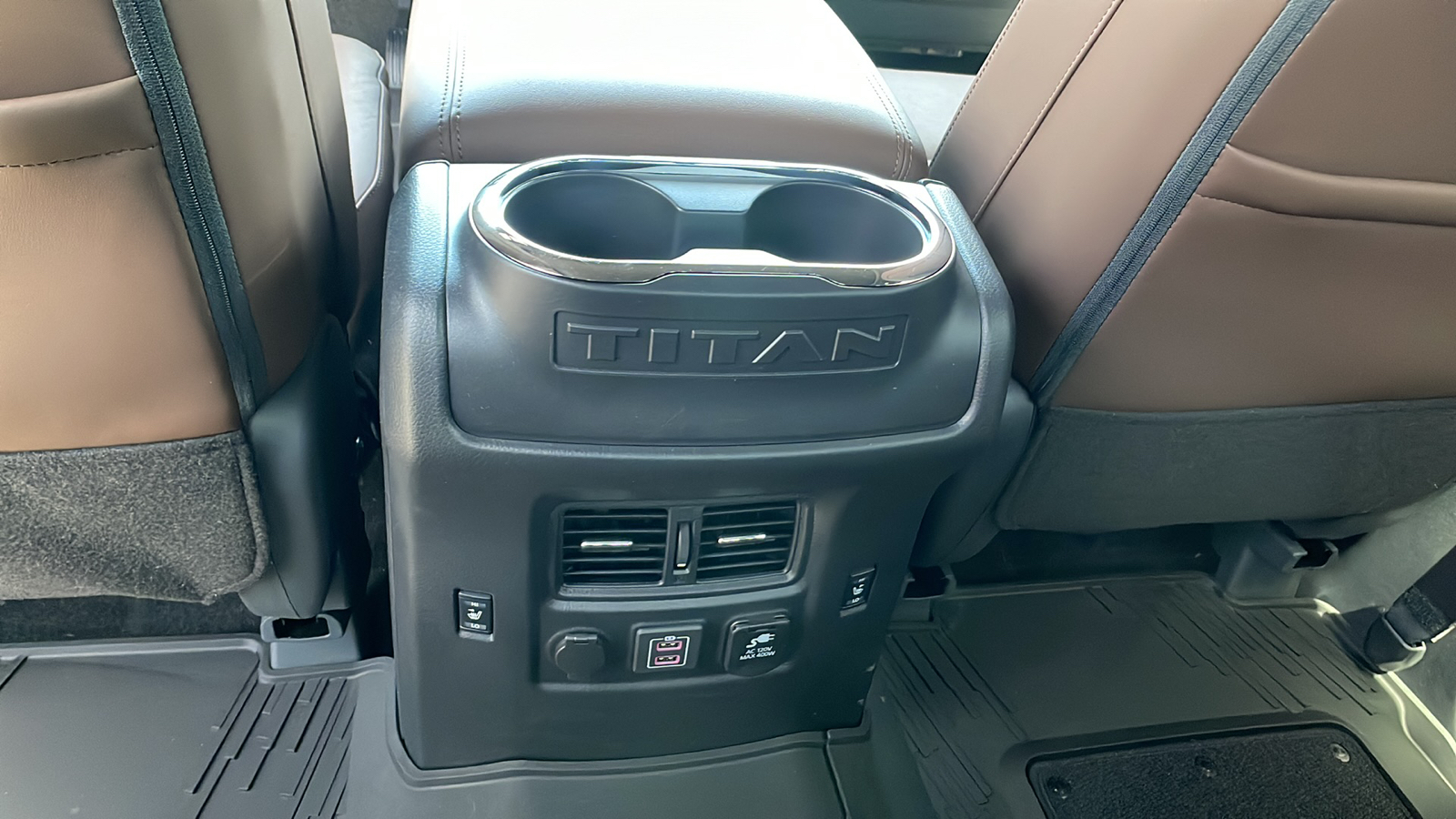 2023 Nissan Titan XD Platinum Reserve 18