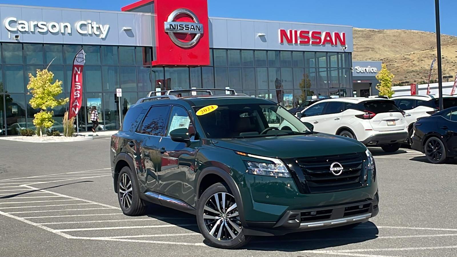 2024 Nissan Pathfinder Platinum 2