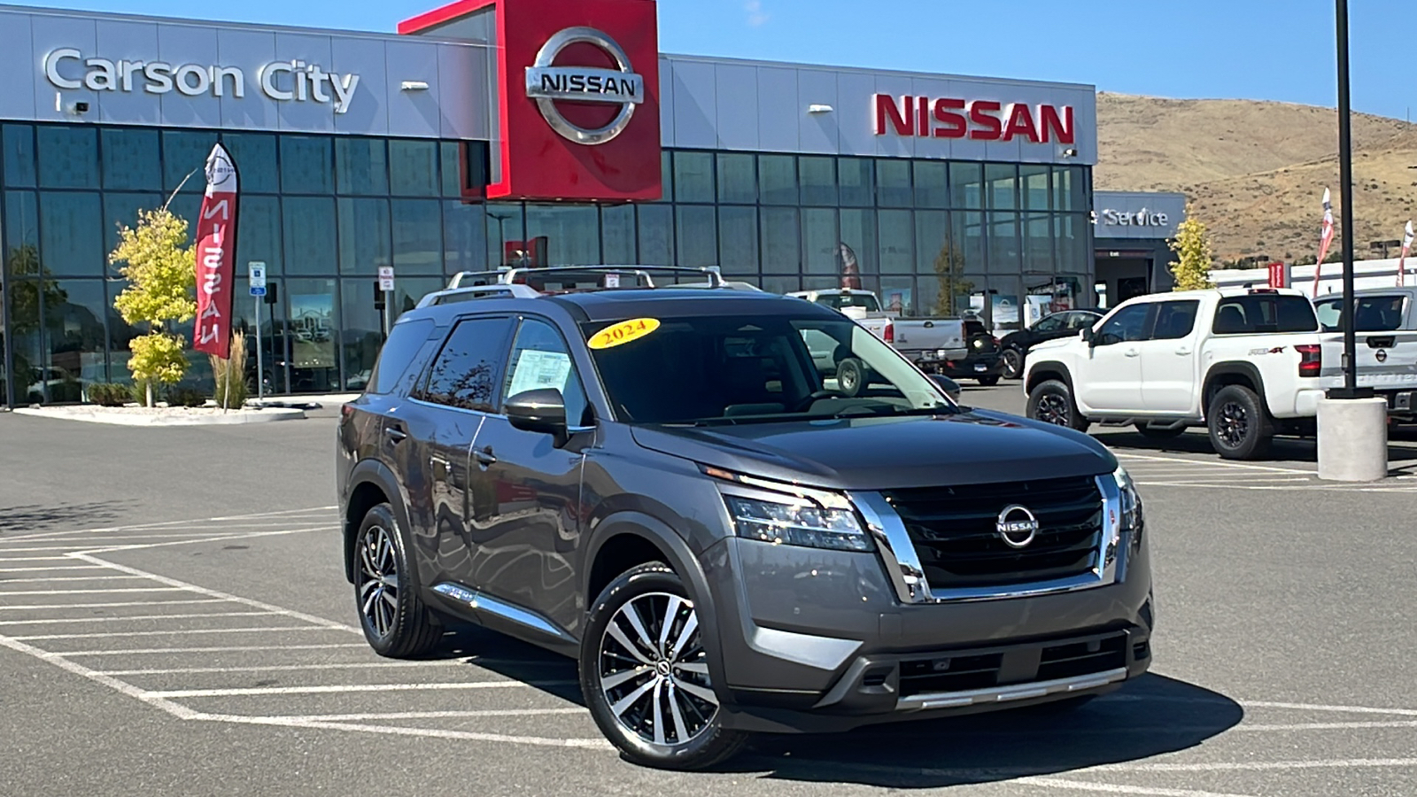 2024 Nissan Pathfinder Platinum 2