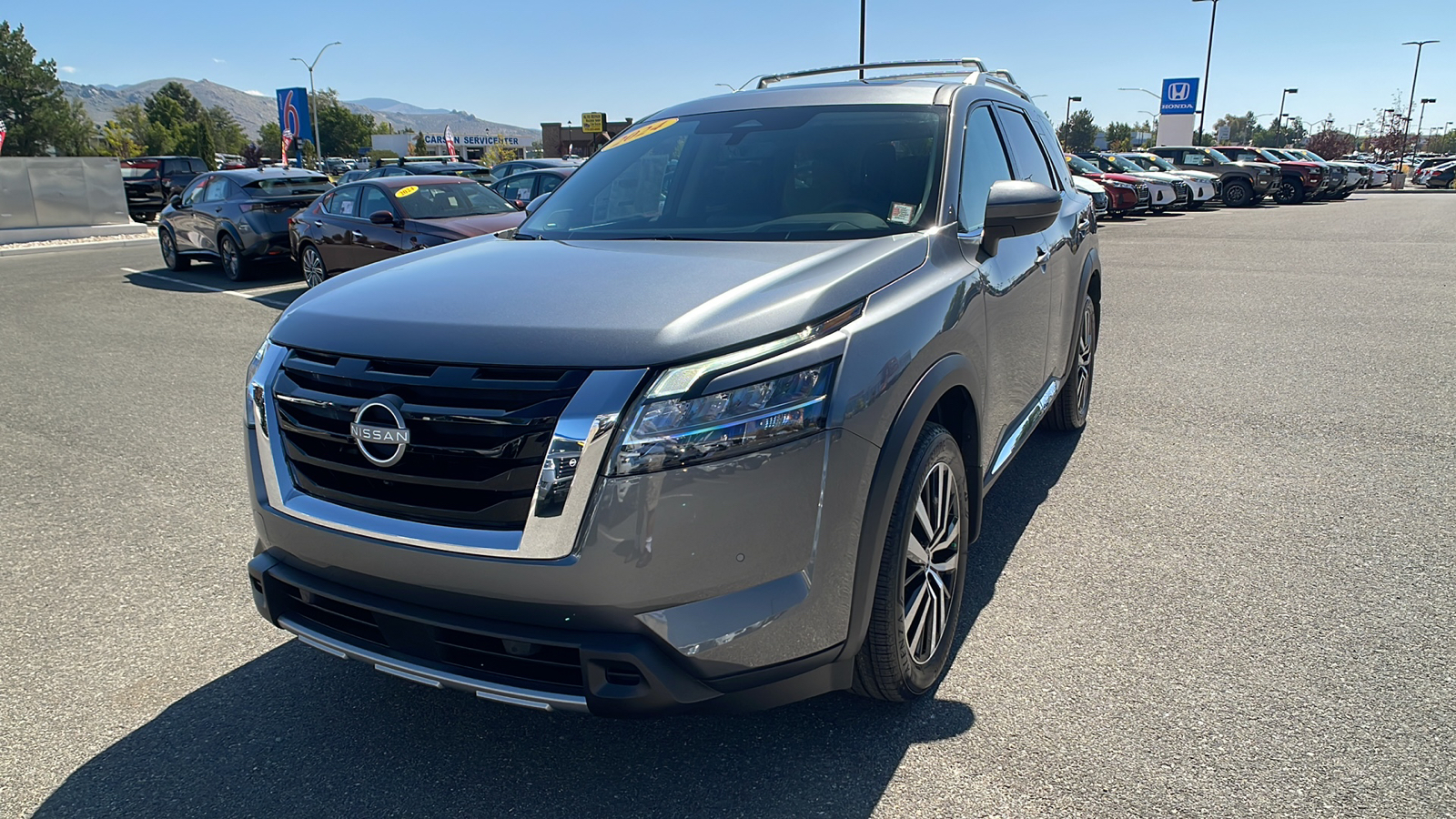 2024 Nissan Pathfinder Platinum 8