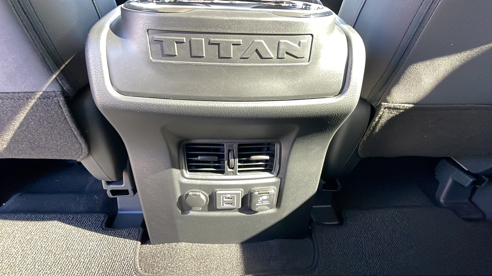 2024 Nissan Titan SV 17
