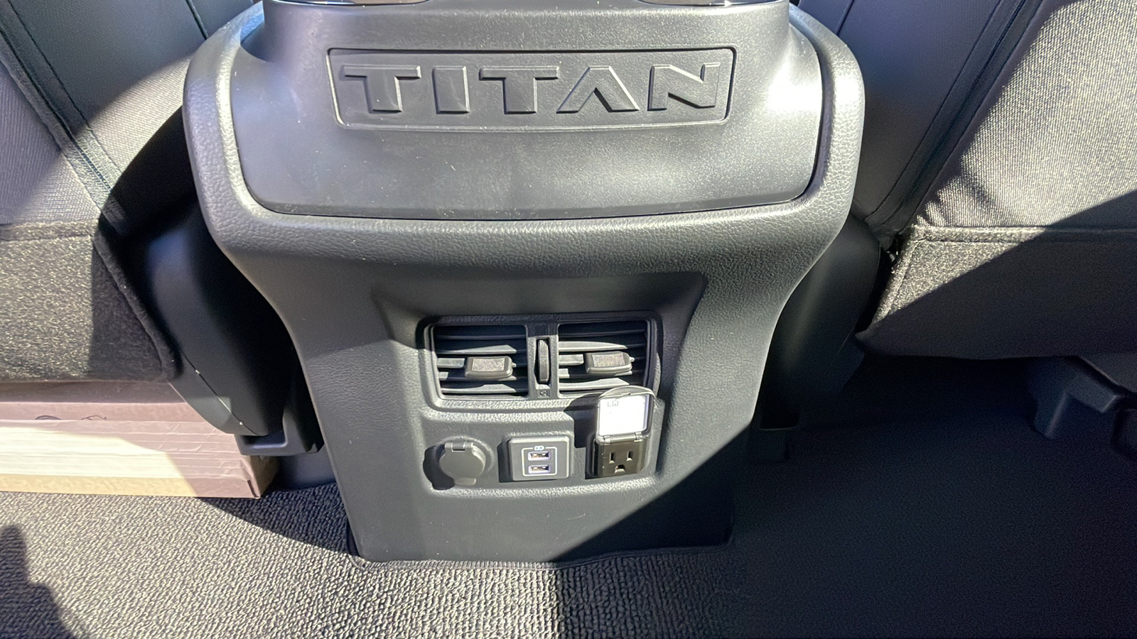 2024 Nissan Titan SV 18
