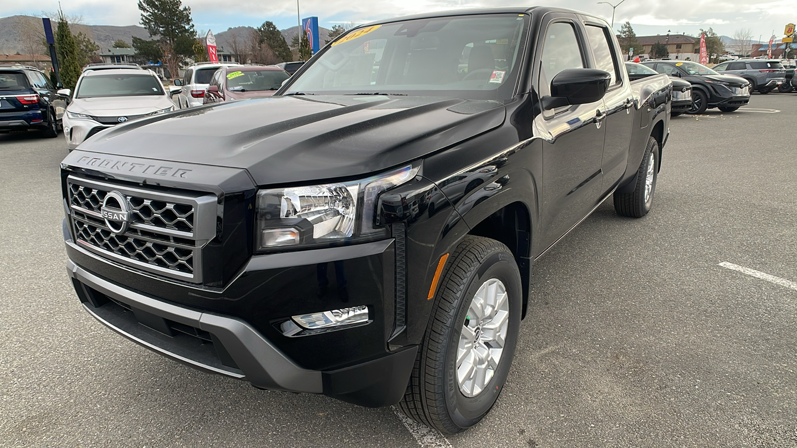 2024 Nissan Frontier SV 8