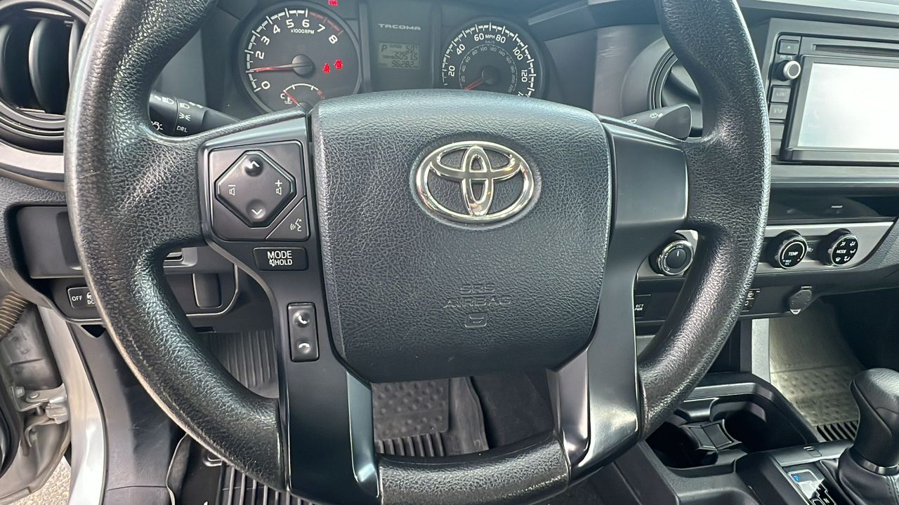 2017 Toyota Tacoma  30