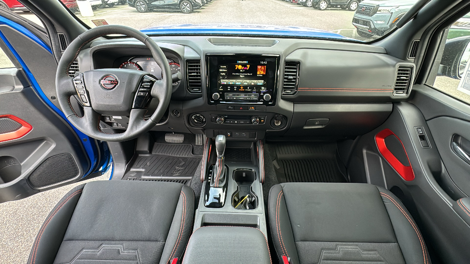 2024 Nissan Frontier PRO-4X 18