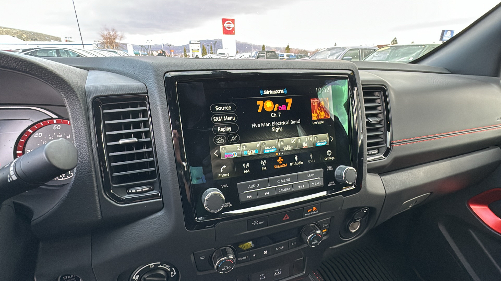 2024 Nissan Frontier PRO-4X 26