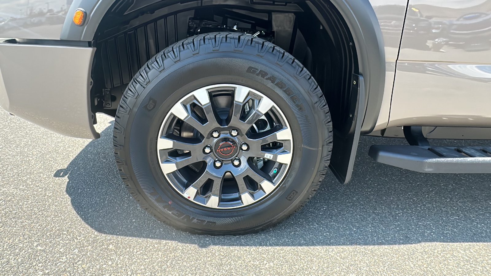 2024 Nissan Titan XD PRO-4X 10