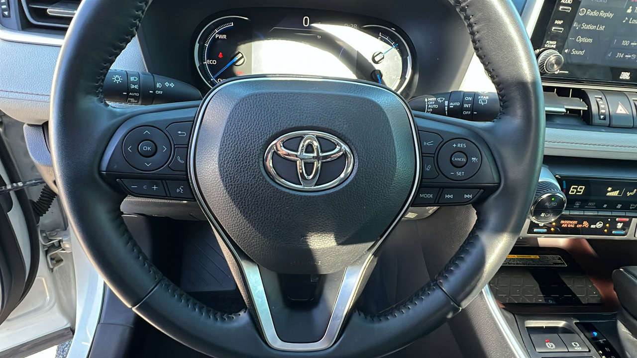 2021 Toyota RAV4 Hybrid Limited 32