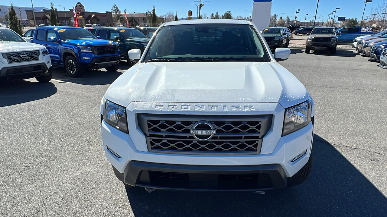 2024 Nissan Frontier SV 8