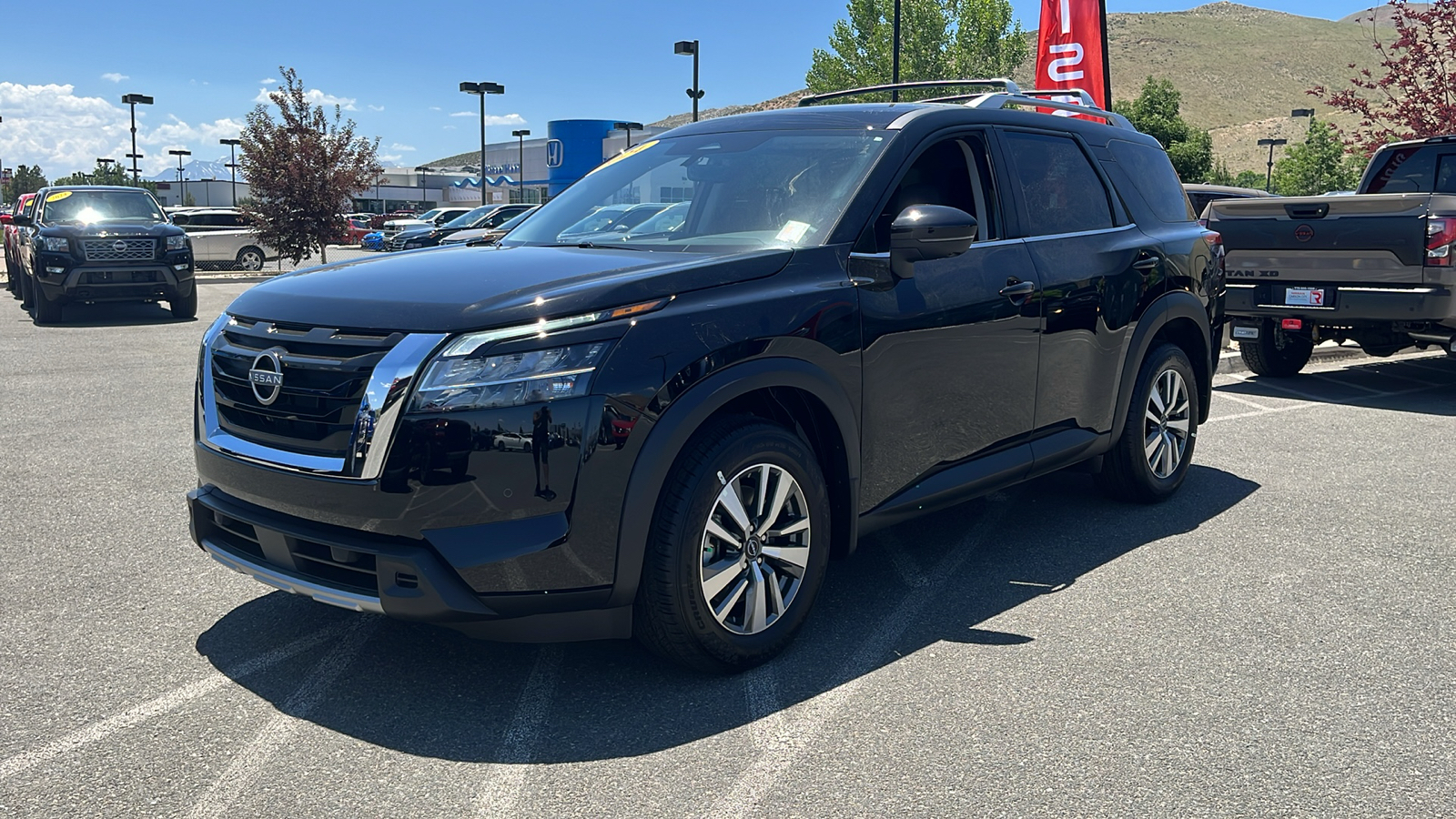 2024 Nissan Pathfinder SL 7