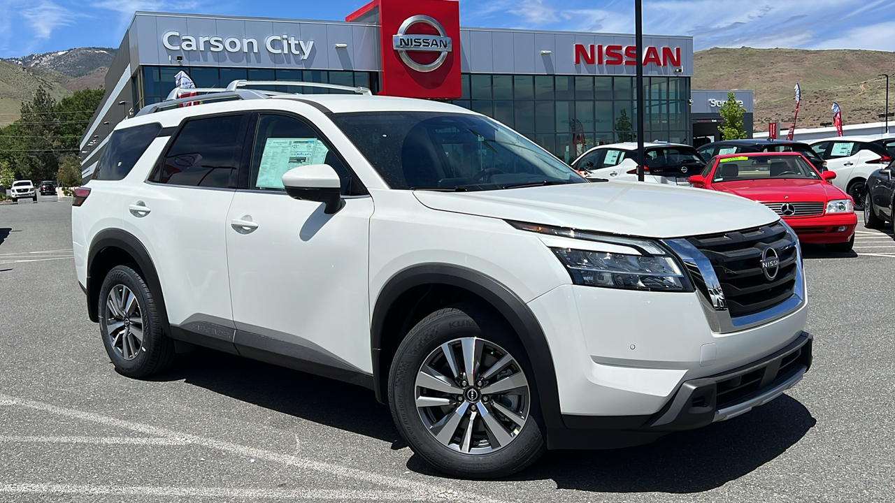 2024 Nissan Pathfinder SL 1