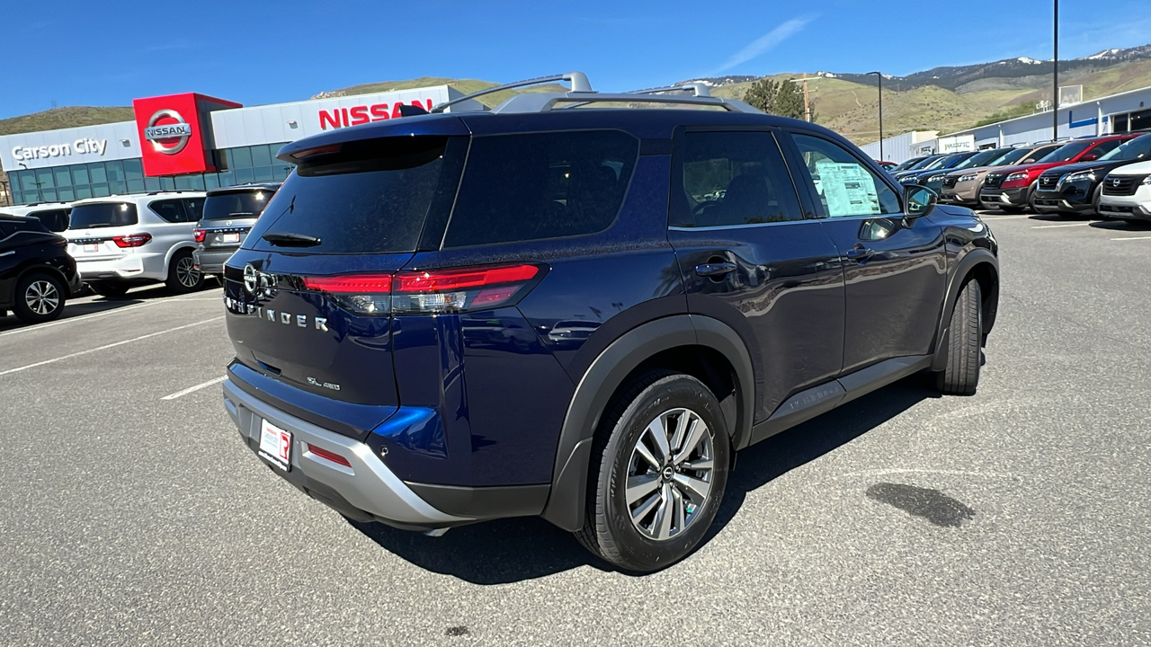 2024 Nissan Pathfinder SL 3