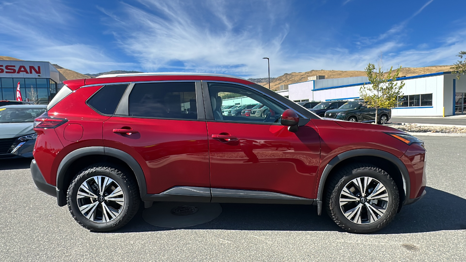 2023 Nissan Rogue SV 2