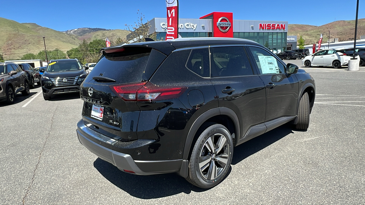 2024 Nissan Rogue SL 3