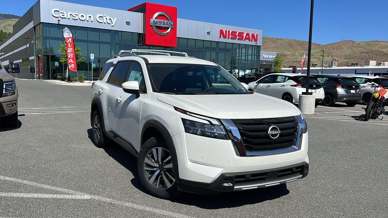 2024 Nissan Pathfinder SL 1