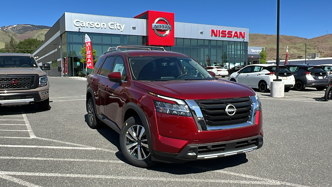 2024 Nissan Pathfinder SL 1