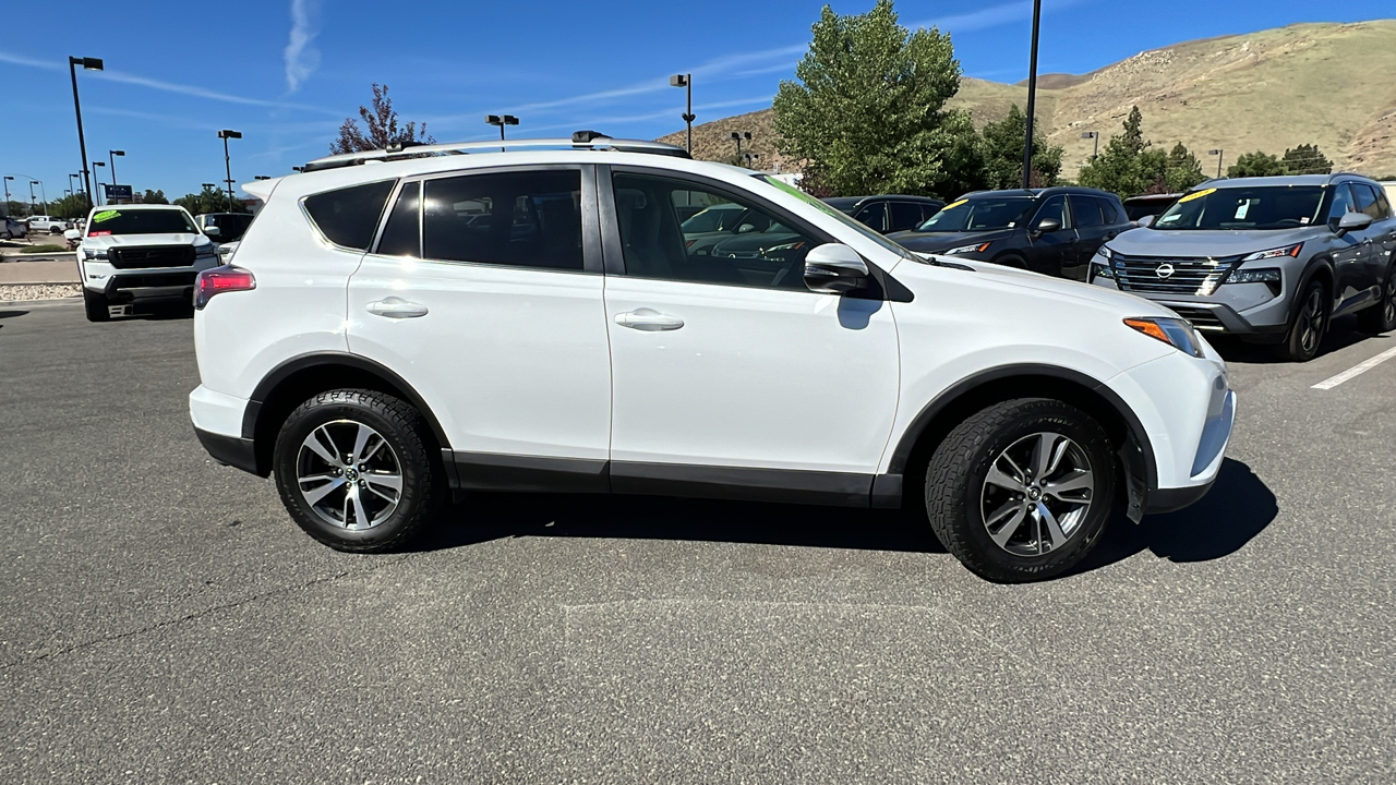 2016 Toyota RAV4 XLE 2