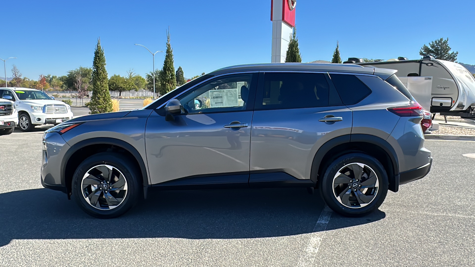 2024 Nissan Rogue SV 6