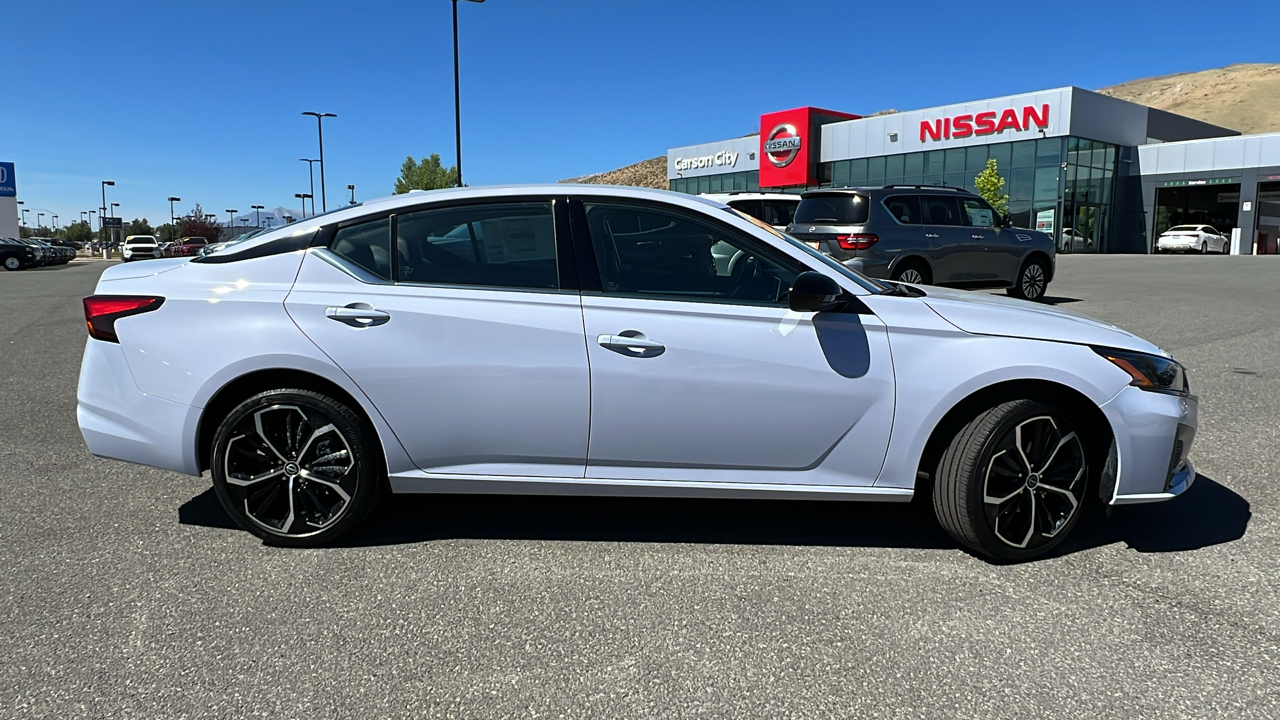 2024 Nissan Altima 2.5 SR 2