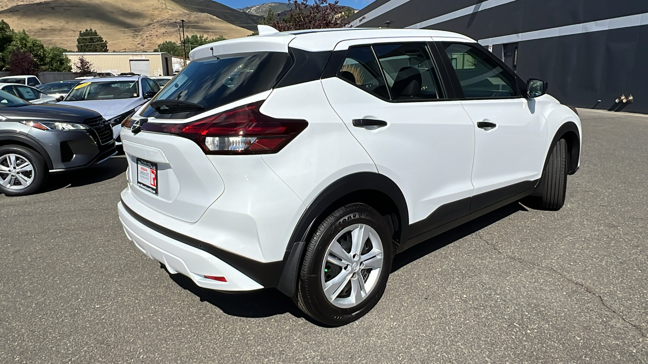 2024 Nissan Kicks S 3