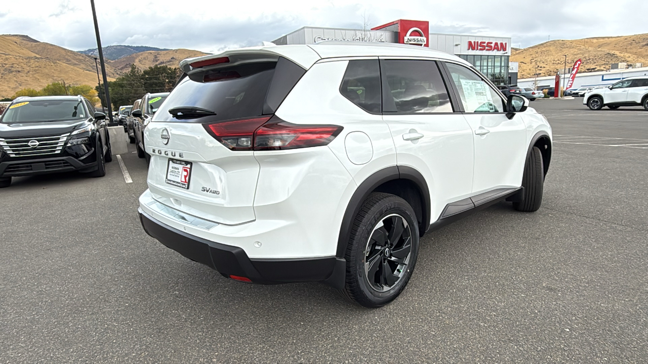 2024 Nissan Rogue SV 3