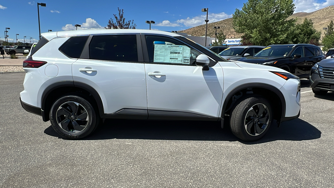 2024 Nissan Rogue SV 2