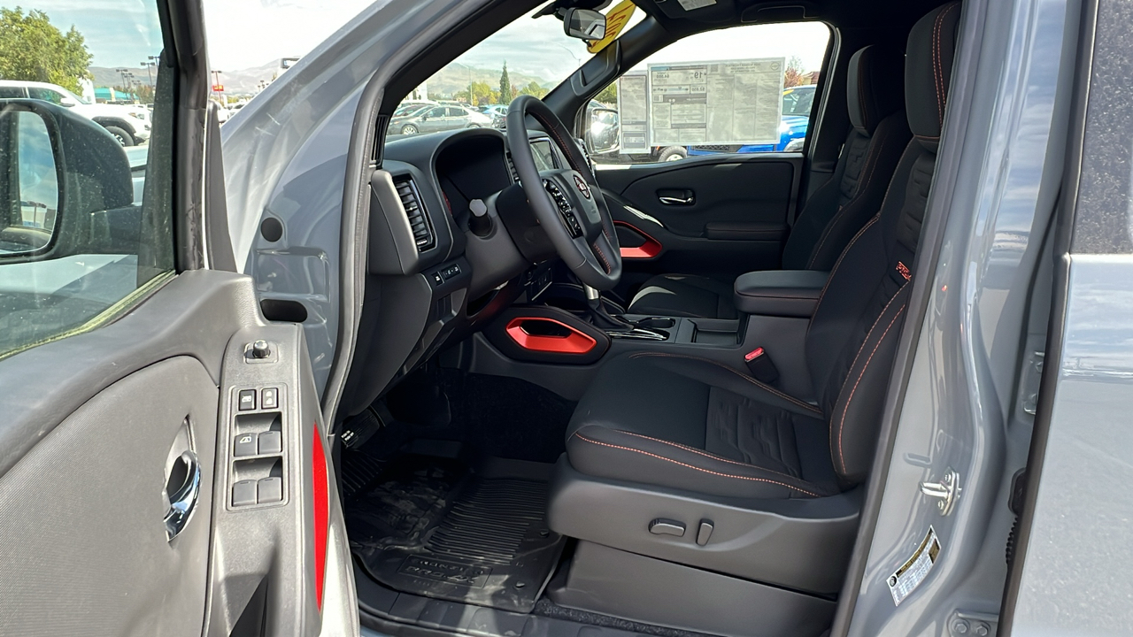 2024 Nissan Frontier PRO-4X 34