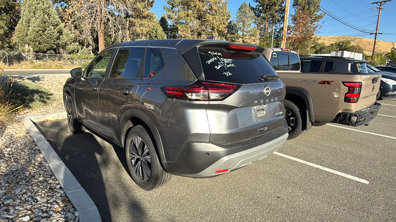 2022 Nissan Rogue SV 4