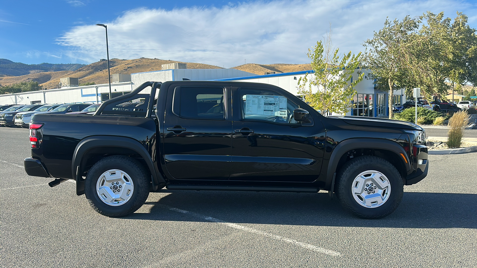 2024 Nissan Frontier SV 2